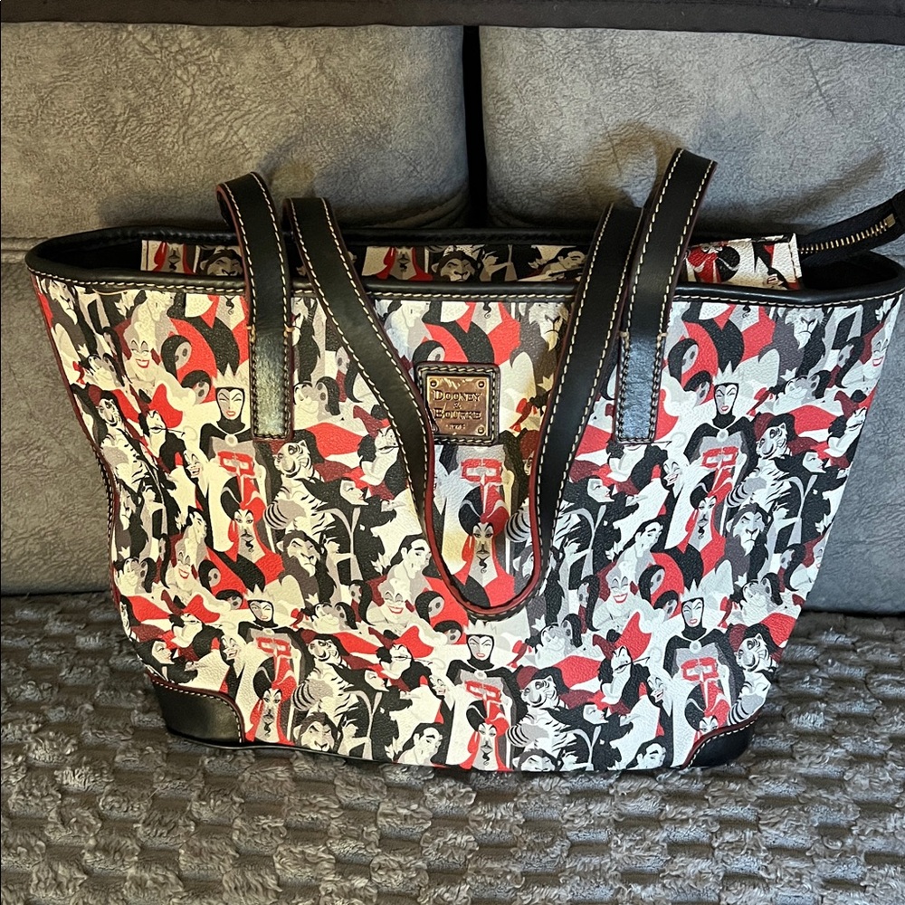 Dooney & Bourke Disney VILLAINS Shopper Tote 2016 Rare & Retired